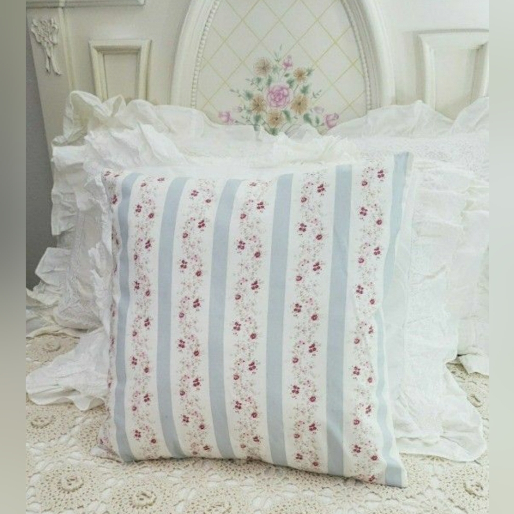 NEW simply Shabby Chic Rachel Ashwell Pillow Cover 18×18